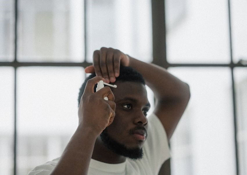 Orale vs. topische Haarausfallbehandlungen: Welche ist die beste?